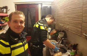 母親が倒れて駆けつけた警察官の任務にはない神対応に称賛の嵐！！！