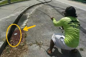 【衝撃映像】男性が下水道に釣り糸を垂らした瞬間になんと...