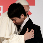 福島の原発避難の高校生が”ローマ教皇”の前で証言したメッセージに心打たれる...