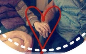 60年連れ添ったばあちゃんの遺影を見てじいちゃんが言った一言に感動！！