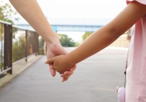 イライラして機嫌が悪くなっていたパパが娘に言われた一言にハッとさせられる...