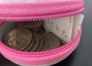 子どものころ”はぐれて一人になっても大丈夫なようにお母さんが用意してくれた避難グッズ”に涙がこぼれる...