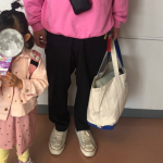 娘の「ピンクは女の子しかダメなんだよ」と一言に対する父親の行動が素晴らしいと称賛の嵐!!