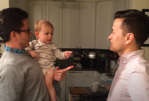 パパの双子の兄弟に会ったときに赤ちゃんの反応が可愛すぎる！！