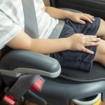 子どもをチャイルドシートに座ってくれるようにした警察官の粋な対応に称賛の嵐!!