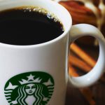 スタバで赤ちゃんが泣き出し帰り支度を始めた母親に声をかけたら...