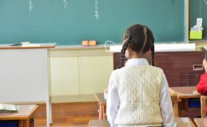 学校の先生の授業参観で当てられて緊張で黙り込んでしまった女の子への対応が素晴らしすぎる！！