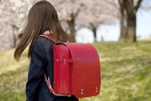 小学校の女の子が学校に飴を持っていきたがる理由に考えさせられる...