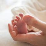 緊急帝王切開で生まれ3日目に死を宣告された息子のその後に超感動!!