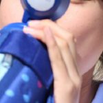 小学校から登下校中の水分補給を禁止すると言われたことに対しての6歳の息子の返答が...